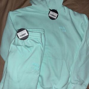 White Fox Boutique Mint Set Sweatshirt and Joggers